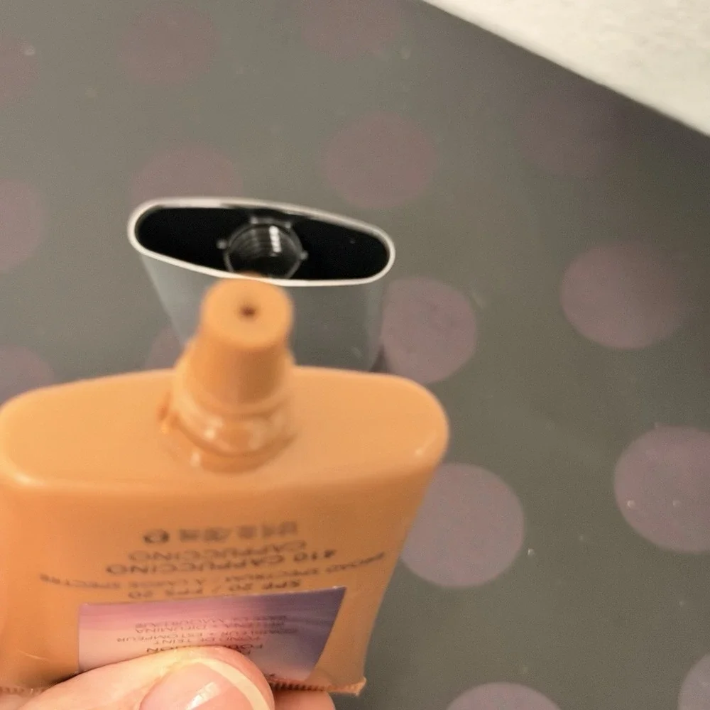 Revlon Youth FX Fill & Blur Foundation 410 Cappuccino SPF 20‎ Broad Spectrum NEW